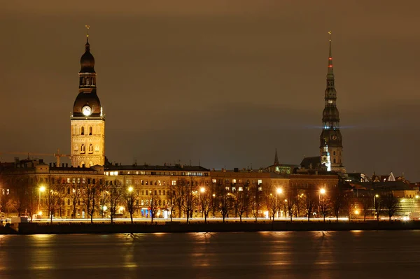 Prachtig uitzicht vanuit de lucht op de skyline van Riga stad, Letland — Stockfoto