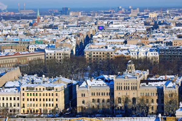 Prachtig uitzicht vanuit de lucht op de skyline van Riga stad, Letland — Stockfoto