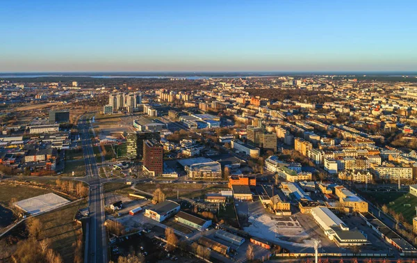 Prachtig uitzicht vanuit de lucht op de skyline van Riga stad, Letland — Stockfoto