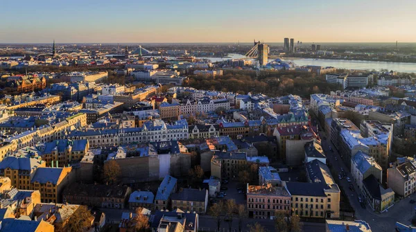 Piękny widok z lotu ptaka na panoramę miasta Ryga, Łotwa — Zdjęcie stockowe