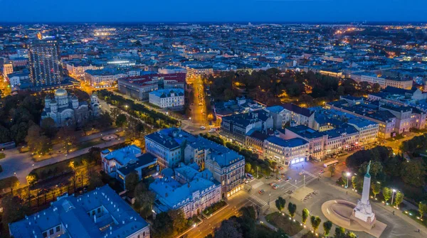 Krásný letecký výhled na panorama města Rigy, Lotyšsko — Stock fotografie
