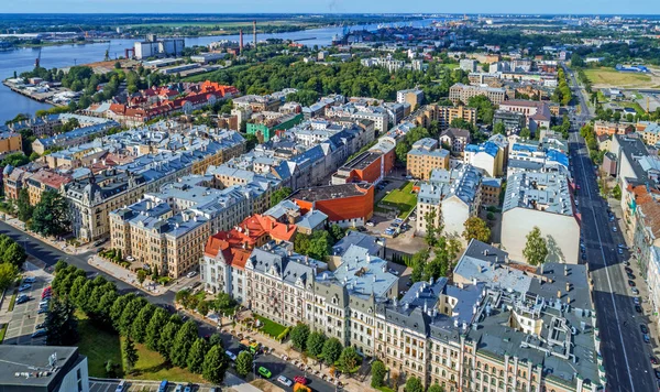 Piękny widok z lotu ptaka na panoramę miasta Ryga, Łotwa — Zdjęcie stockowe