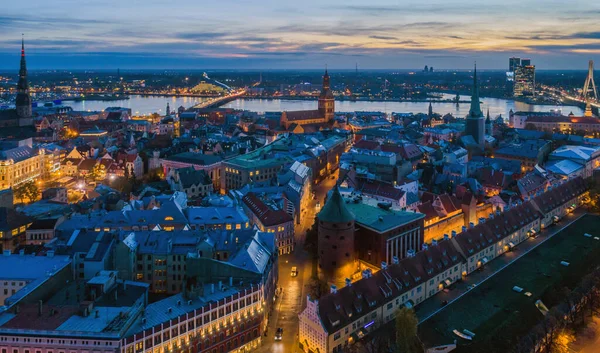 Hermosa vista panorámica aérea del horizonte de la ciudad de Riga, Letonia —  Fotos de Stock