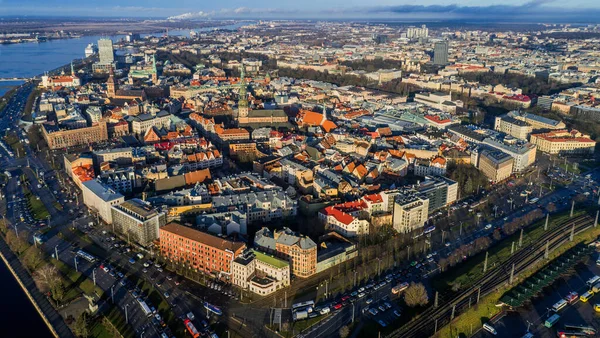 Hermosa vista panorámica aérea del horizonte de la ciudad de Riga, Letonia —  Fotos de Stock