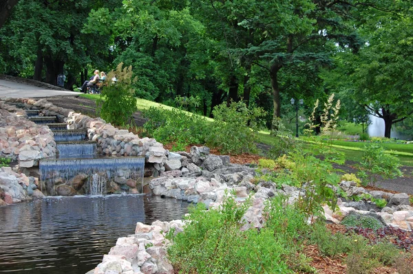 Przepiękny Kanał Bastejkalns Park Ryga Łotwa — Zdjęcie stockowe