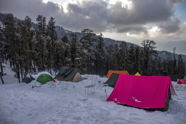 ヒマラヤのキャンプ場のテント — ストック写真