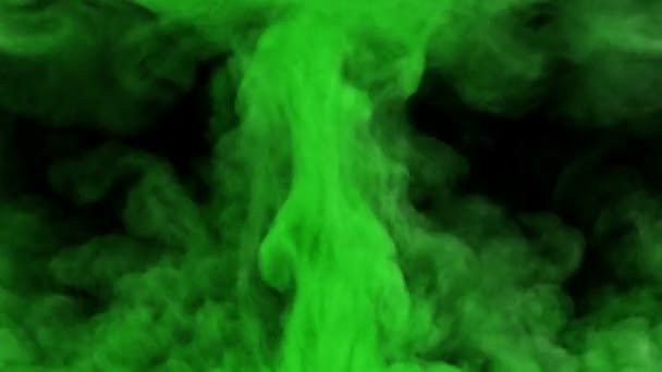 绿色蔓延的彩色烟雾3D动画抽象油墨旋转的彩色粉末云擦拭过渡和覆盖效果孤立的油漆雾爆炸隔离在黑色阿尔法通道上 — 图库视频影像