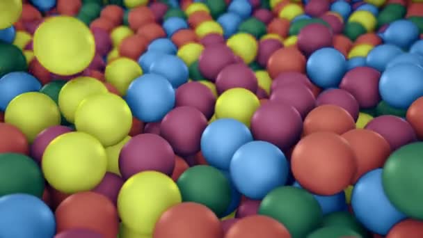 カラフルな圧延と落下ボールで閉じられたガンボールの山子供たちのためのプールで多色の球抽象的な背景の楽しさフィールドカメラズームアウトの深さと明るい3Dアニメーション — ストック動画