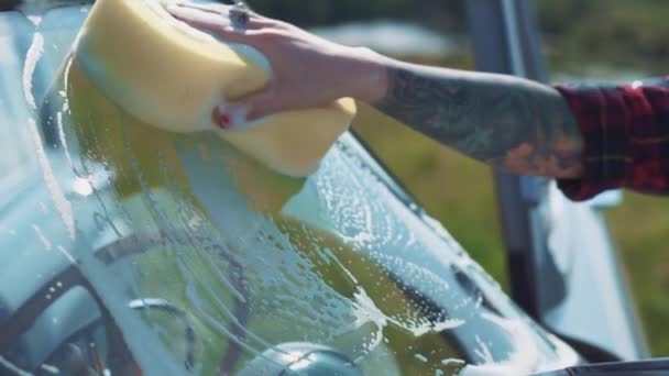 Washing Car Windshield — ストック動画