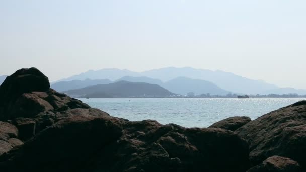 Panorama Paysage Marin Avec Des Pierres Bleu Océan Skyline Sity — Video