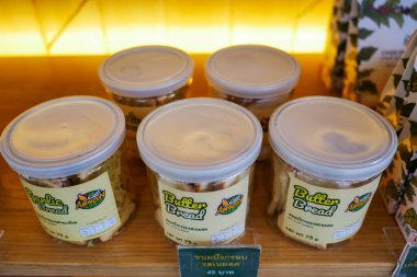 Bangkok, Tayland - 20 Eylül 2019: Tayland 'daki Amezon Kafe Ünlü Şubeleri ve Amezon ürünleri Bangkok, Tayland' daki raflarda.