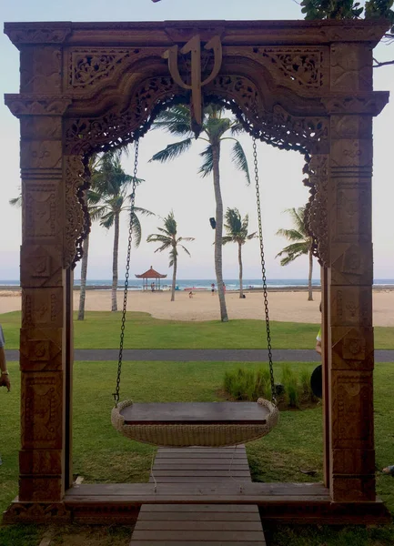 Живописный Вид Пляж Через Качели Club Med Нуса Дуа Бали — стоковое фото