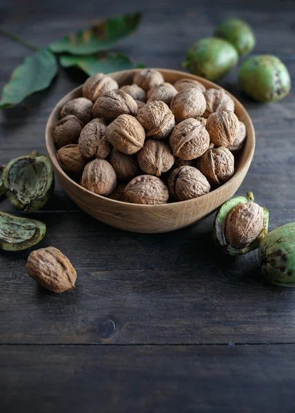 Bowl full of walnuts — Stock Photo, Image