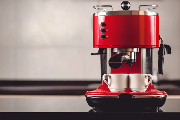 Máquina de café rojo —  Fotos de Stock