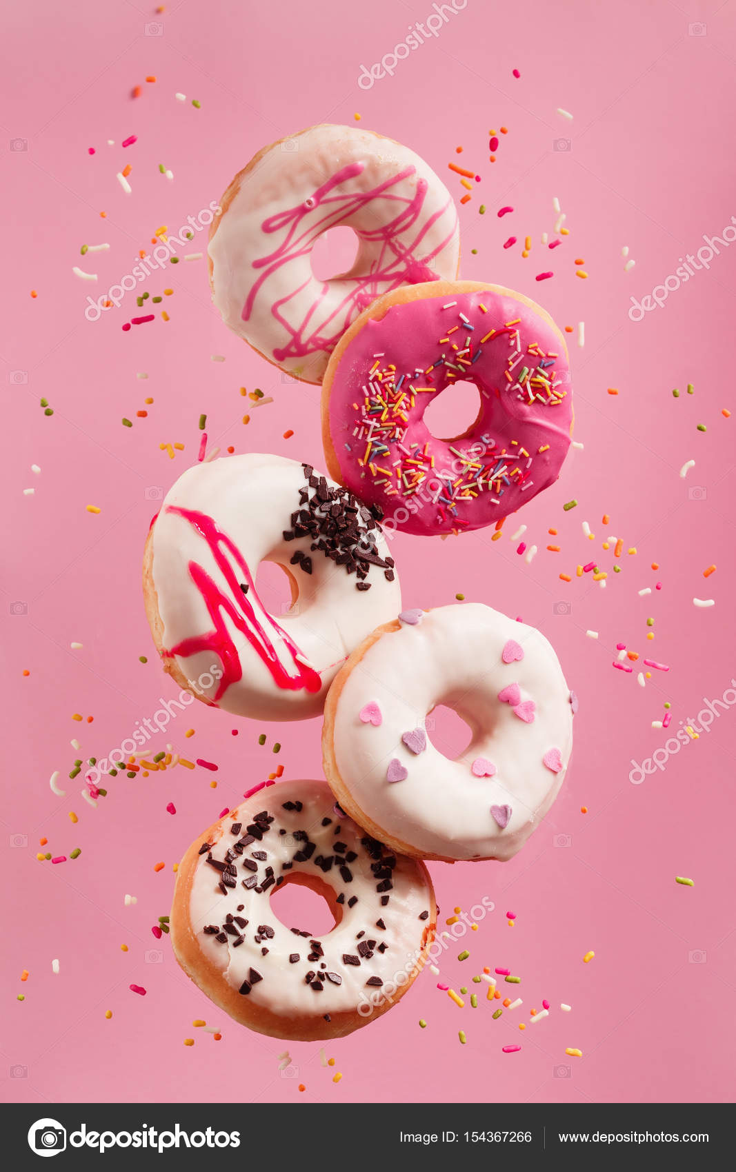 Vários doces Donuts — Foto © Melica #154367266, image size:1067x1700