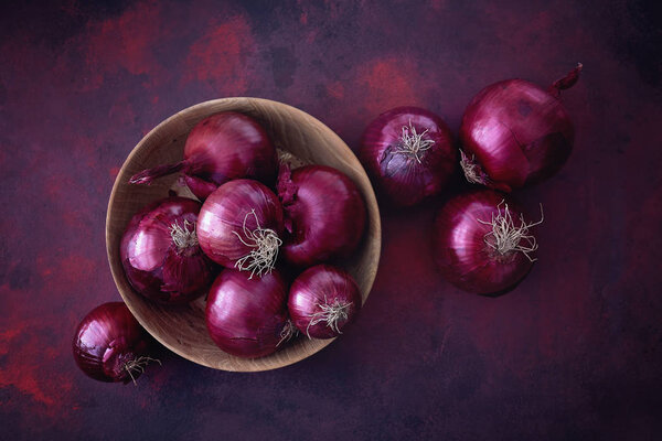 pile of red onions