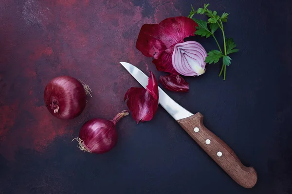 Cipolle rosse con prezzemolo — Foto Stock