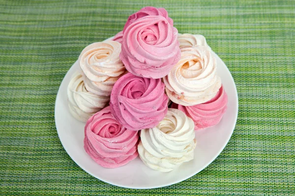 Plate of color marshmallow — Stock Photo, Image