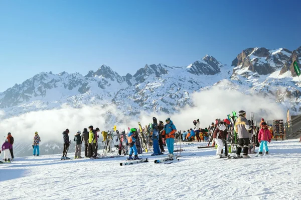 Tourists are resting on mountain — Stock Photo, Image