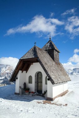 Alta Badia kayak bölgesinde Antonius Kapelle, İtalyan Dolomitleri