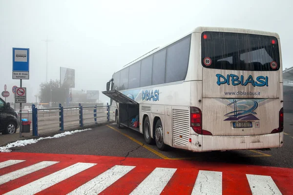Werona Włochy 2018 Autobus Parkingu Przy Lotnisku Weronie Villafranca — Zdjęcie stockowe
