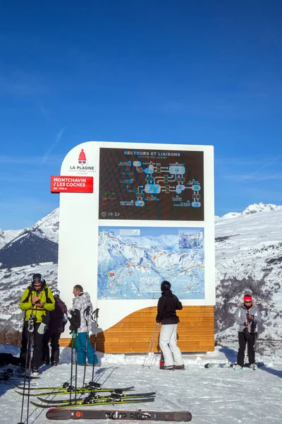 Plagne França Feb 2019 Painel Informações Eletrônicas Estância Francesa Esqui — Fotografia de Stock