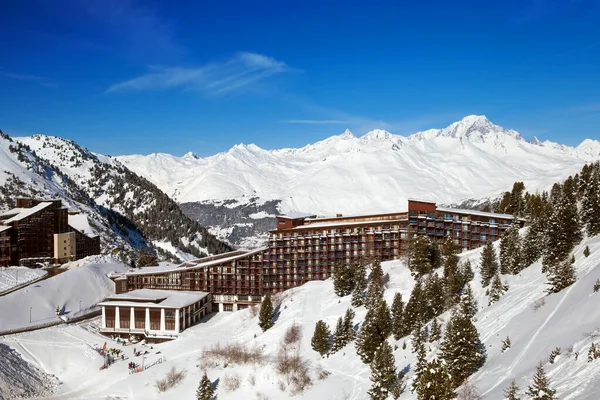 Lyžařské Středisko Les Arcs 1600 Slunečný Den — Stock fotografie