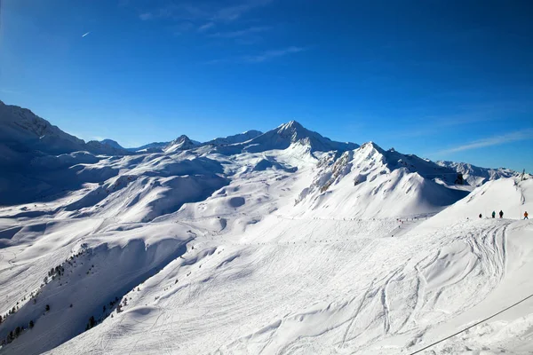 Slunečný Den Sjezdovce Les Arcs — Stock fotografie