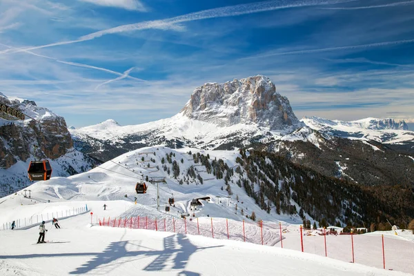 Passo Gardena Italie Mar 2018 Remontées Mécaniques Dantercepies Sous Soleil — Photo