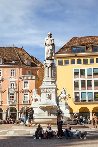 Bozen Italy Mar 2018 People Resting Square Statue Walther Von — Stock Photo, Image