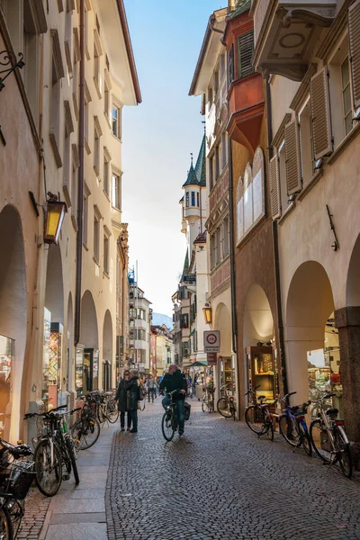 Bolzano Itália Mar 2018 Laubengasse Street Spring Day — Fotografia de Stock