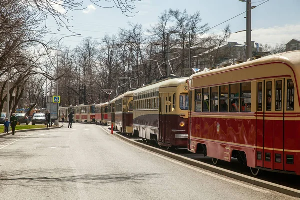 Moskva Rusko Apr 2018 Přehlídka Ruských Tramvají Bulváru Jarním Slunném — Stock fotografie