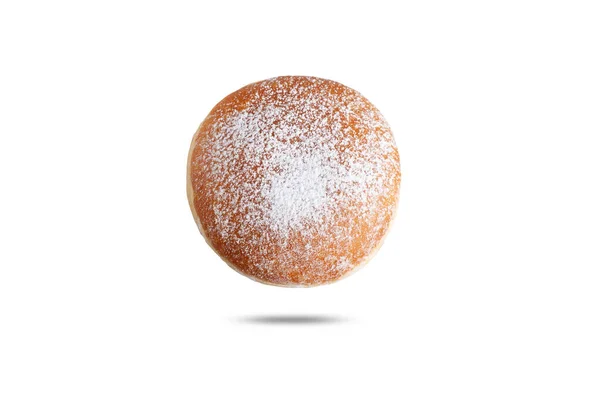Свежий пончик посыпанный сахарной пудрой. изолировать на белом фоне — стоковое фото