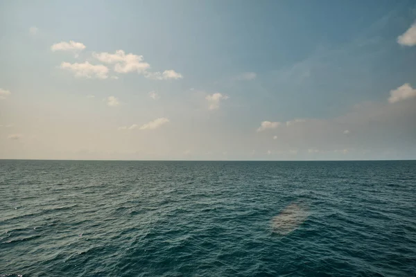 Neuvěřitelný výhled na oceán v Thajsku — Stock fotografie