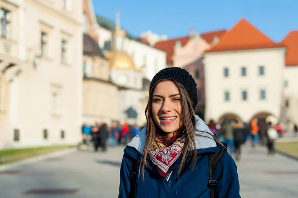 Giovane turista nella città di Cracovia — Foto Stock