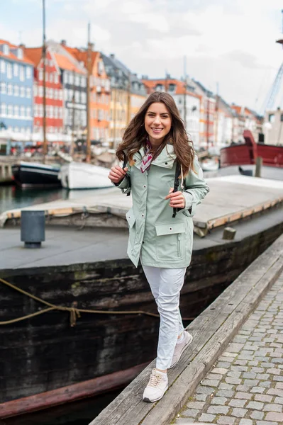 Giovane turista in visita in Scandinavia — Foto Stock