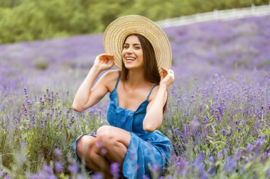 Lavanta parfüm tarafından çevrili