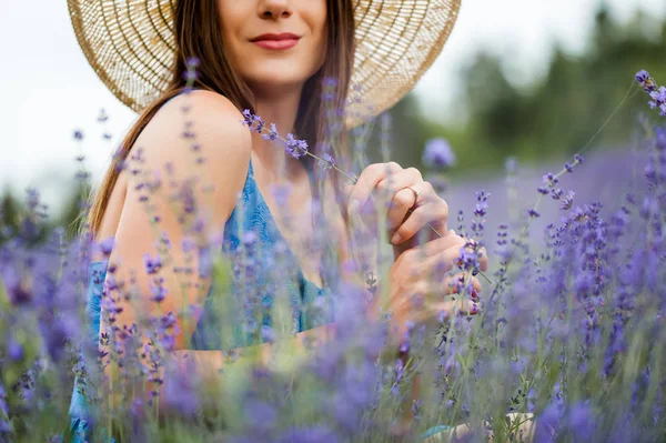 Havadaki lavanta parfüm