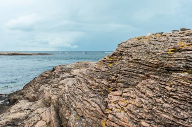 Güzel vahşi peyzaj İskandinavya'maliyet satırının. 