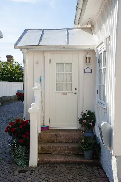 Hermosa Entrada Casa Madera Estilo Escandinavo — Foto de Stock