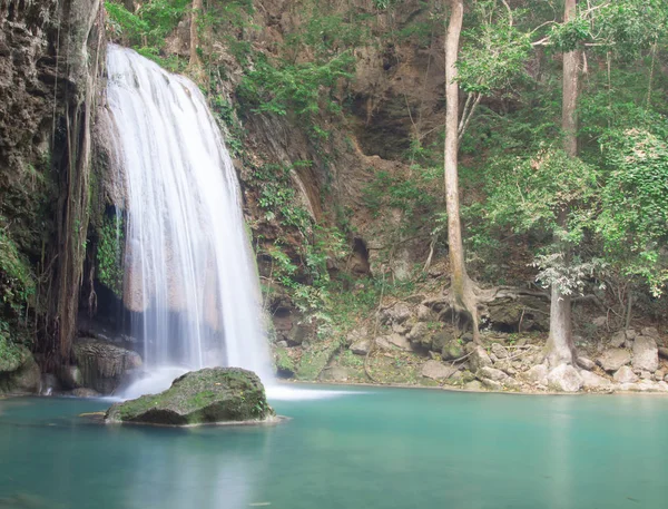 Erawan şelale 3 seviye