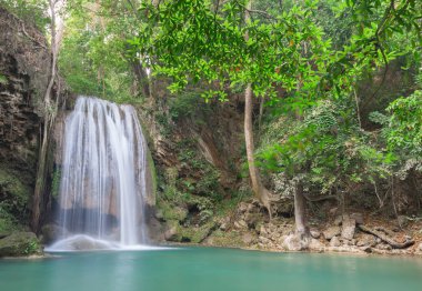 Erawan şelale 3 leve