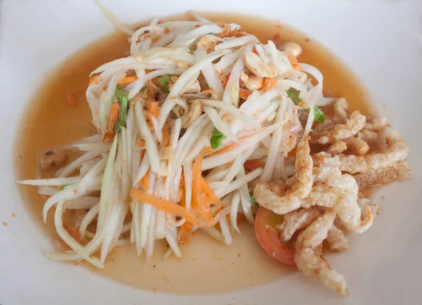 Salada de mamão verde comida tailandesa — Fotografia de Stock