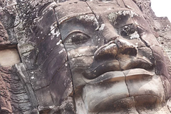 Cara gigante en el templo de Bayon —  Fotos de Stock