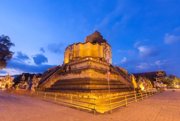 Templo chedi luang —  Fotos de Stock