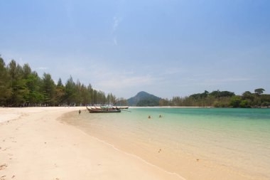 tropikal beyaz kum plaj