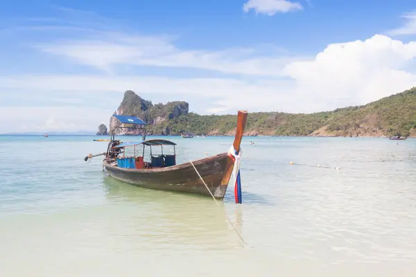 Barco tradicional tailandés de cola larga — Foto de Stock