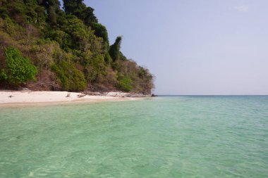 Zümrüt deniz denizde Ranong, Tayland