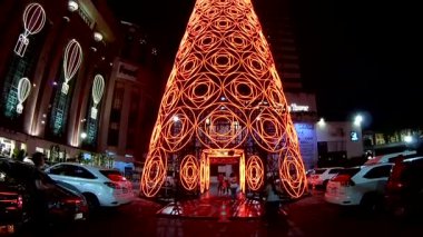 Bangkok Tayland: Aralık 8.2017:Christmas ışıkları ve gece süslemeleri 
