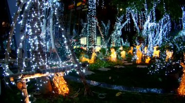 Bangkok Tayland: Aralık 8.2017:Christmas ışıkları ve gece süslemeleri 